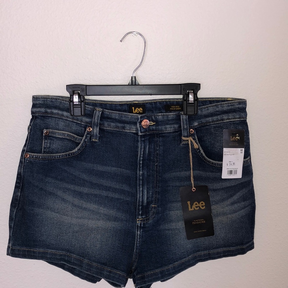 BRAND NEW LEE SHORTS